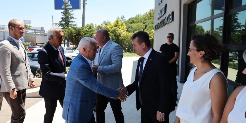 Bursa Büyükşehir Belediye Başkanı Mustafa Bozbey, Cumhuriyet Halk Partisi Karacabey İlçe Başkanı Mustafa Utku ile İl ve ilçe Teşkilatları yöneticileri; Odamıza Ziyarette Bulundular