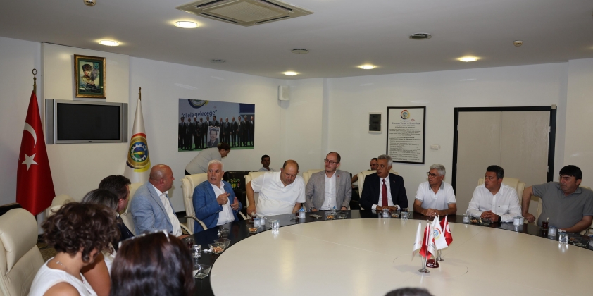 Bursa Büyükşehir Belediye Başkanı Mustafa Bozbey, Cumhuriyet Halk Partisi Karacabey İlçe Başkanı Mustafa Utku ile İl ve ilçe Teşkilatları yöneticileri; Odamıza Ziyarette Bulundular