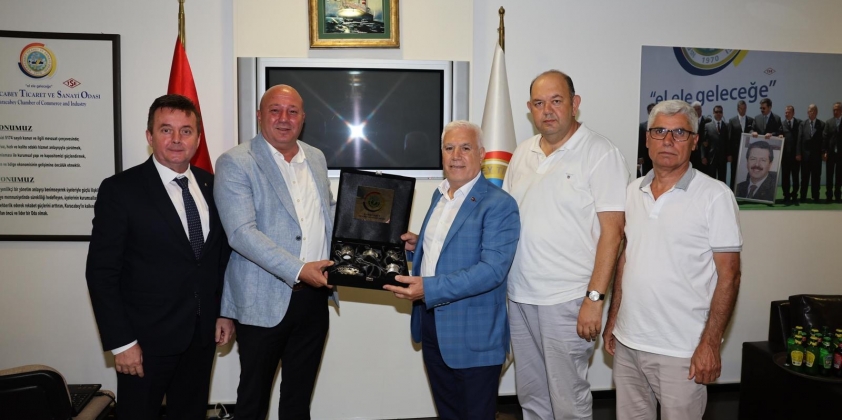 Bursa Büyükşehir Belediye Başkanı Mustafa Bozbey, Cumhuriyet Halk Partisi Karacabey İlçe Başkanı Mustafa Utku ile İl ve ilçe Teşkilatları yöneticileri; Odamıza Ziyarette Bulundular