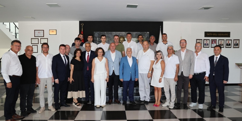 Bursa Büyükşehir Belediye Başkanı Mustafa Bozbey, Cumhuriyet Halk Partisi Karacabey İlçe Başkanı Mustafa Utku ile İl ve ilçe Teşkilatları yöneticileri; Odamıza Ziyarette Bulundular